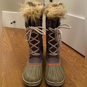 SOREL WOMEN'S JOAN OF ARCTIC BOOT(SIZE 8)